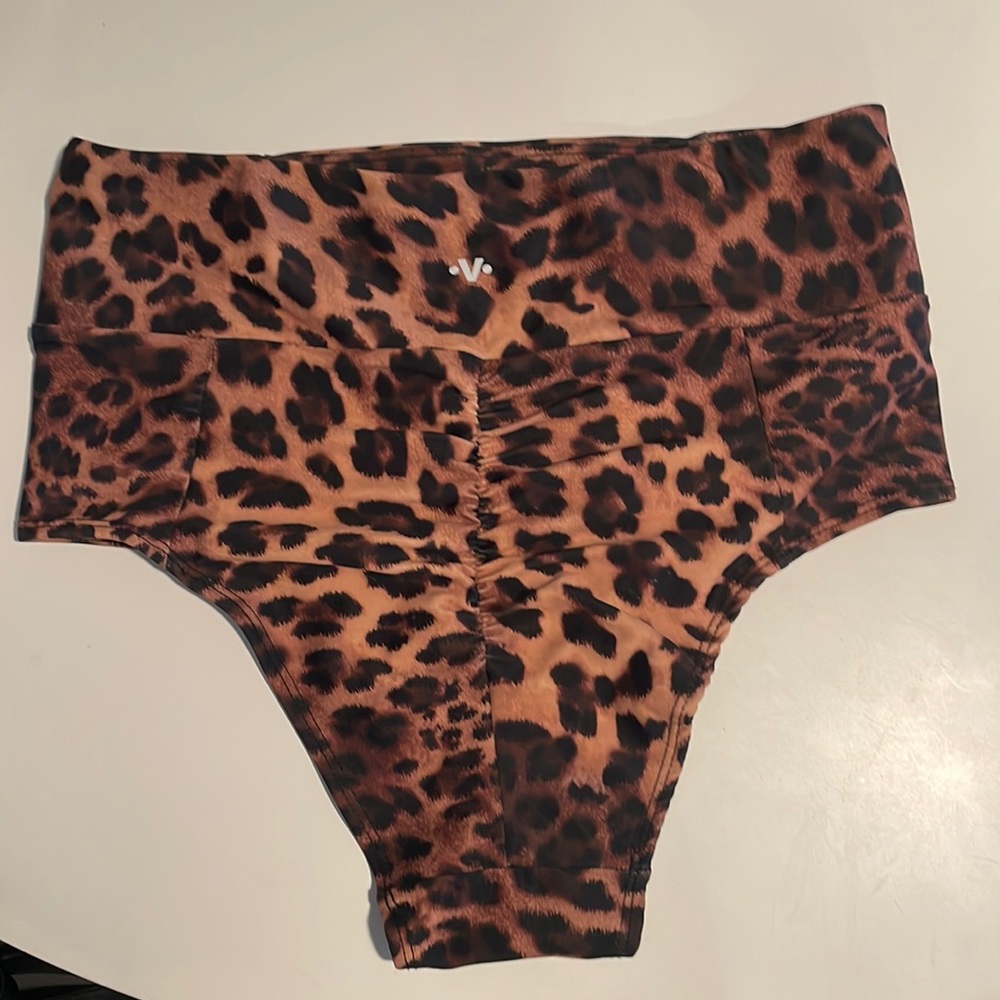 Vekker pole bottoms